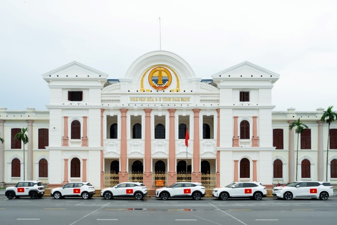 Decal Quốc kỳ dán trên xe.