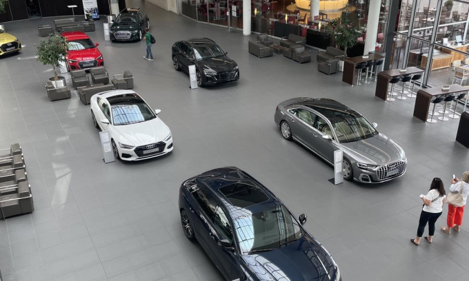 Showroom của đại lý Audi chính hãng ở Frankfurt, Đức.