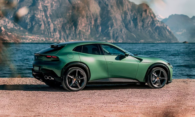 Siêu xe Ferrari Purosangue với màu xanh ngọc lục bảo tương tự YU7. Ảnh: Ferrari