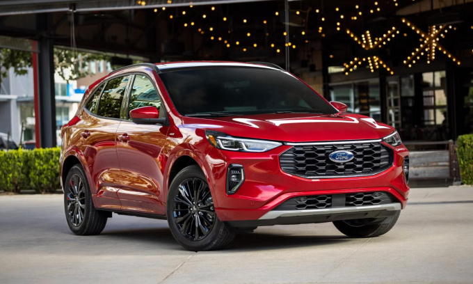 Mẫu xe Ford Escape 2025 tại Mỹ, với mức giá đề xuất từ 31.010 đến 39.005 USD.