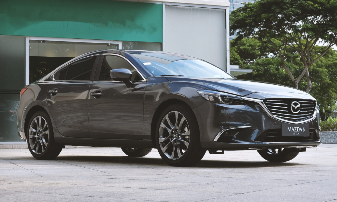 Mẫu Mazda6 bản Luxury tại Việt Nam.