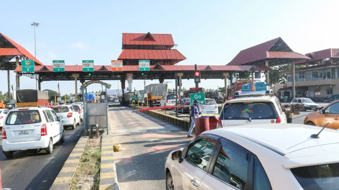 Trạm thu phí Paliyekkara ở Kerala.