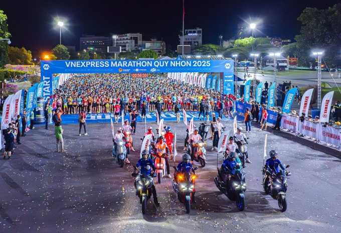 Dàn xe cùng runner xuất phát.